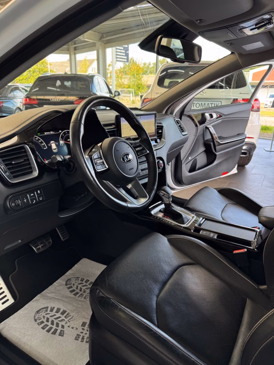 Kia XCeed 1.6 TGDI Platinum Edition *DSG*Pano*AHK*