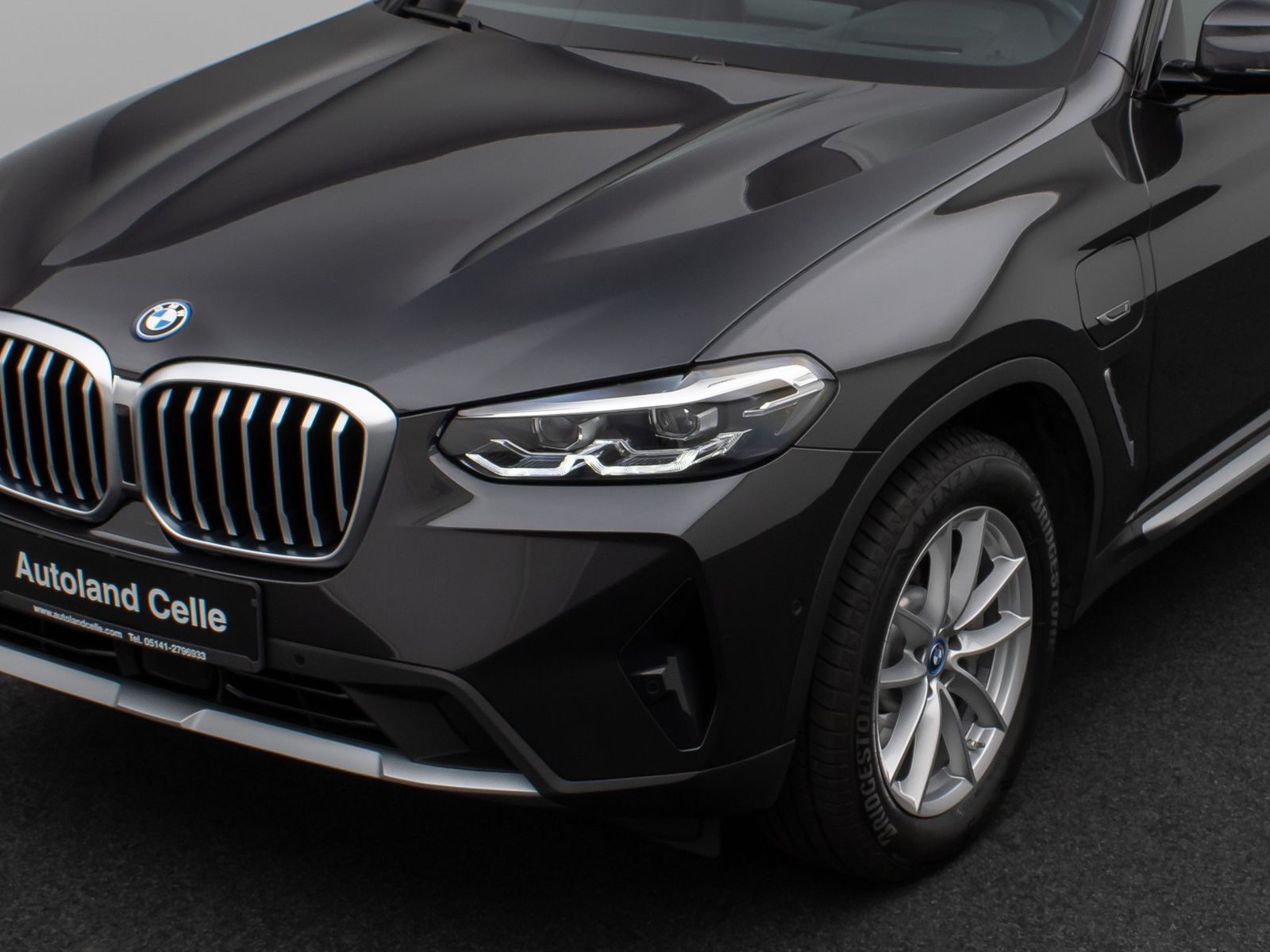 Fahrzeugabbildung BMW X3 xD30e Kamera HUD Lenkrhzg Stop&Go AHK Sport