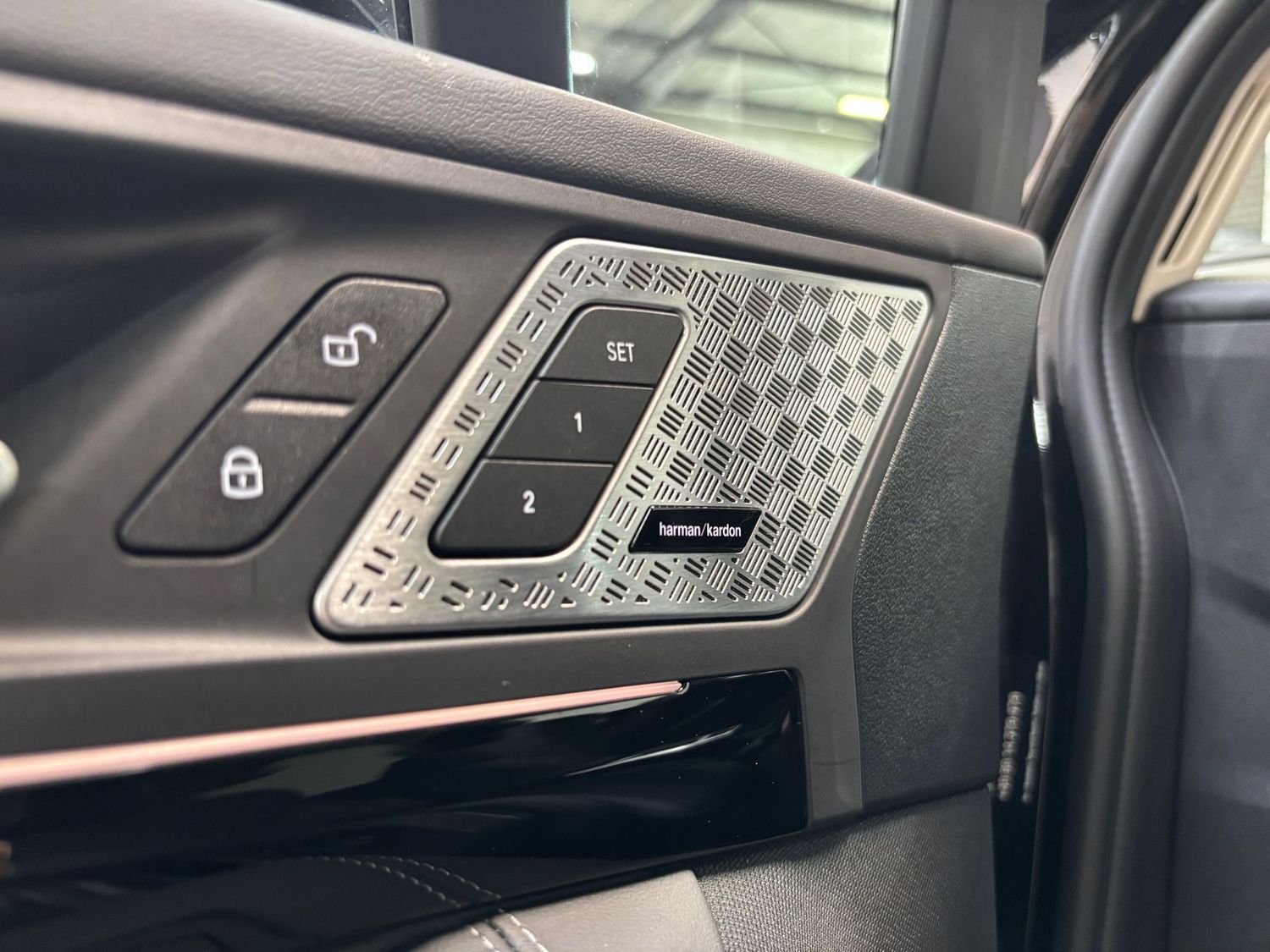 Fahrzeugabbildung BMW 218 Active Tourer Luxury Line Pano#HeadUp#H&K#Ka