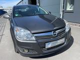 Opel Astra H 1.4*TEMPOMAT*KLIMAANLAGE*8xBEREIFT - Opel Astra mit Benzin-Antrieb: Limousine, 1.8