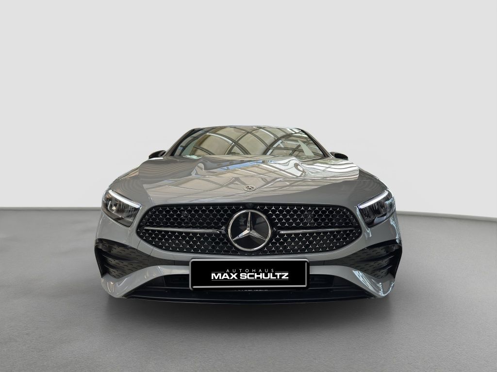 Fahrzeugabbildung Mercedes-Benz A 200 Kompaktlimousine AMG*Night*LED*SpH*PDC*RFK