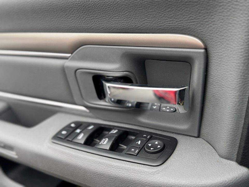 Fahrzeugabbildung Dodge RAM 5.7 Fahrwerk 2,11m hoch 22" Schiebed. Leder