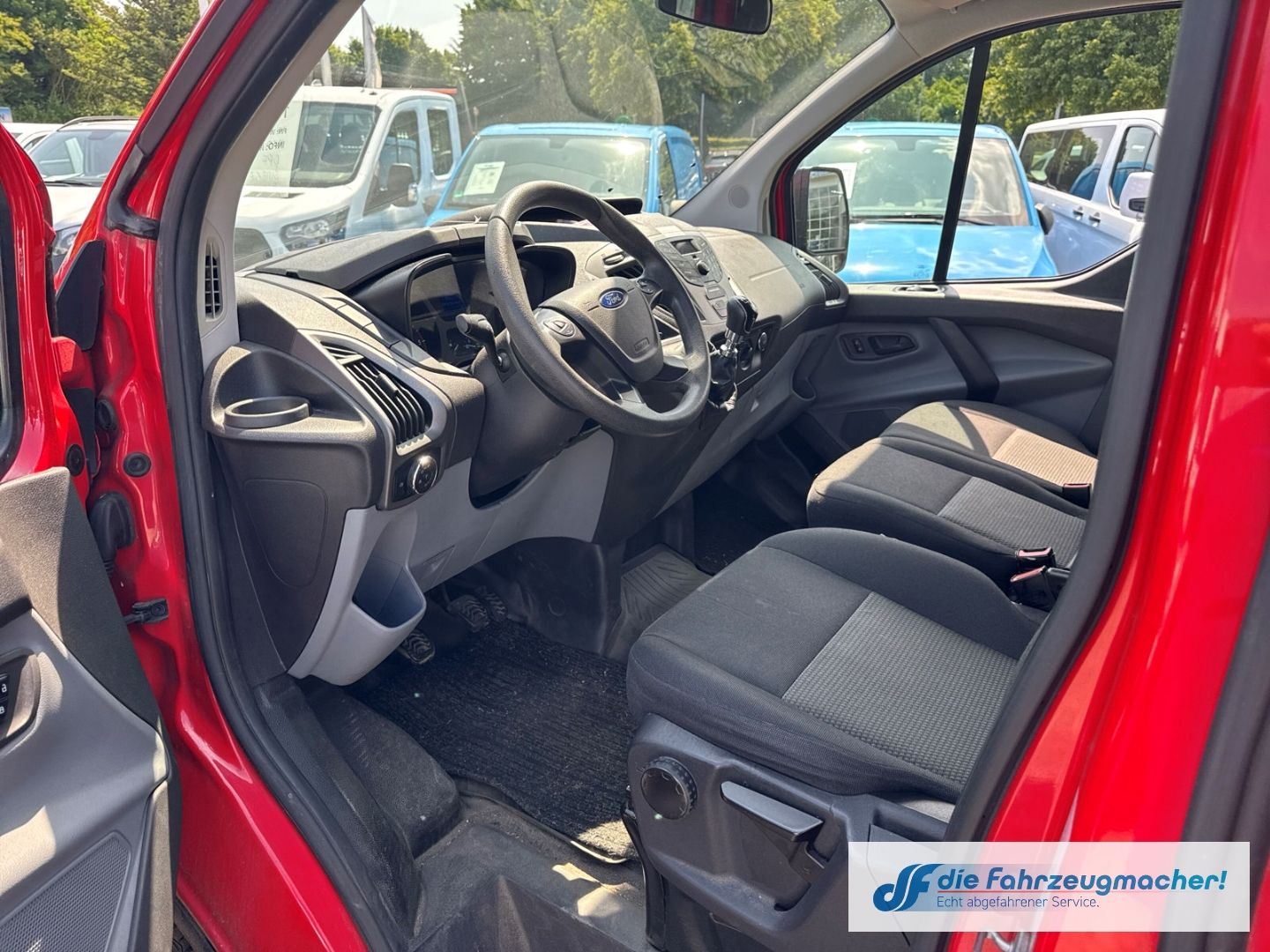 Fahrzeugabbildung Ford Transit Custom Kombi 300 L1 2.2 TDCi *4107