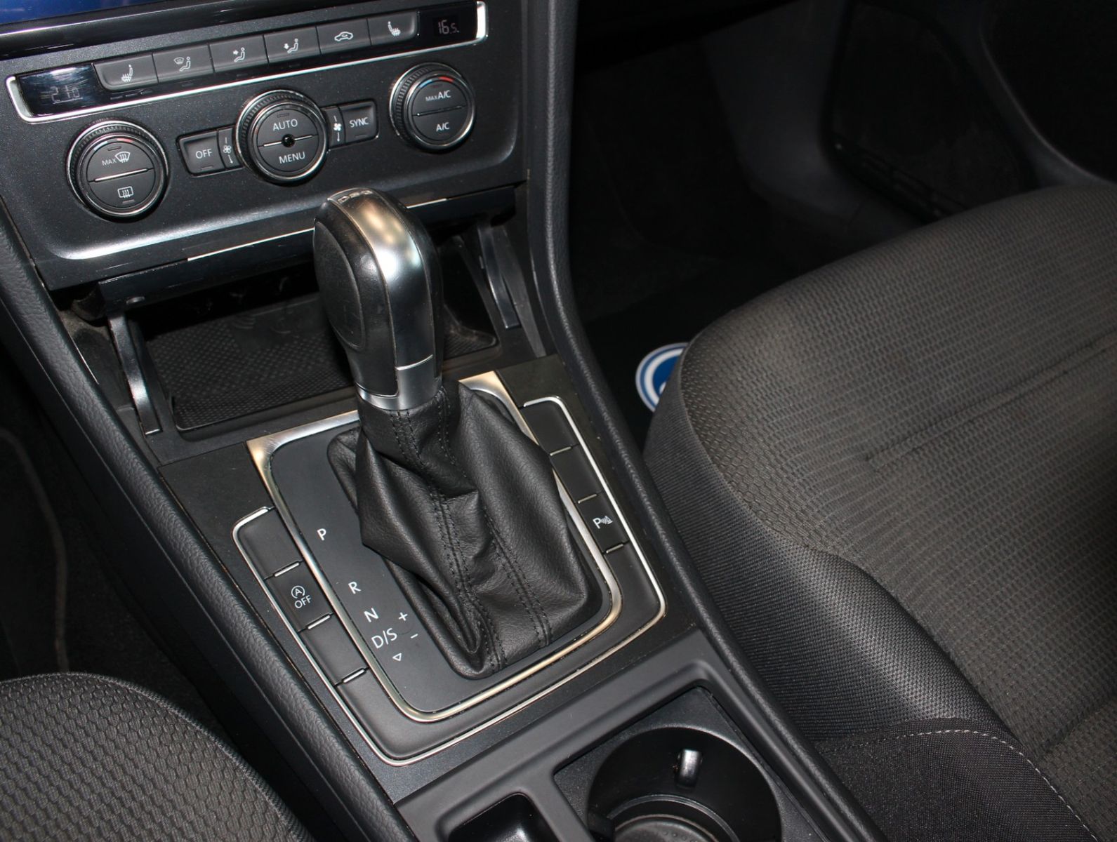 Fahrzeugabbildung Volkswagen Golf 1.0 TSI BMT DSG Comfortline