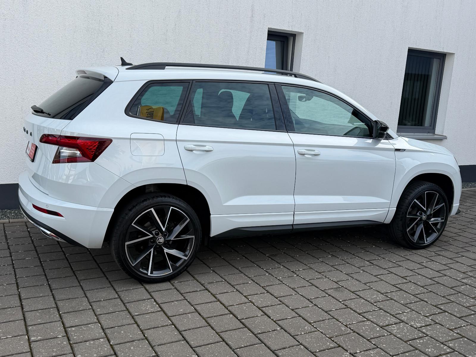 Skoda Karoq 1.5 TSI DSG SPORTLINE  AHK,19",ACC,Navi,WR