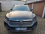 Volkswagen Touareg Drive Elegance 4Motion - Volkswagen Touareg: Elegance