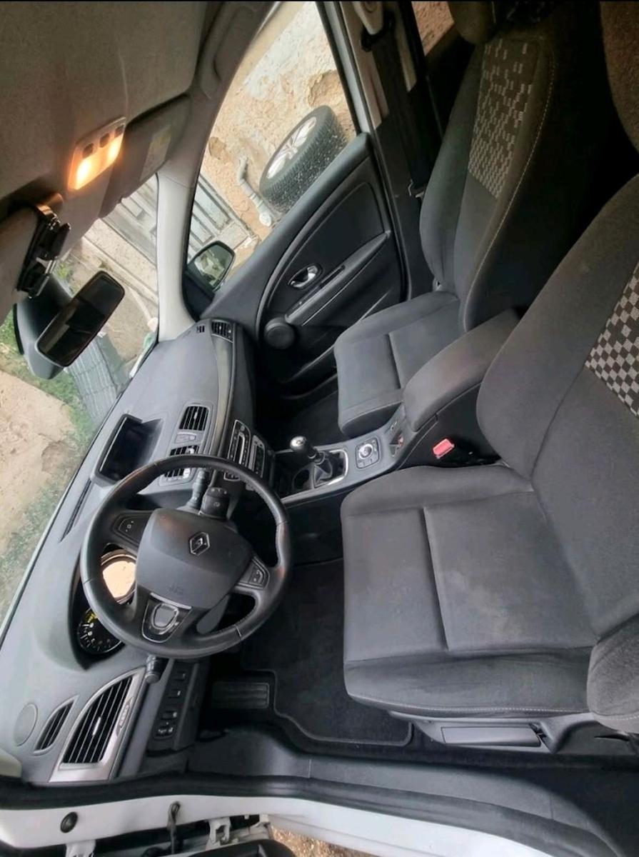 Renault Megane 2013 — interior