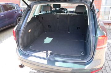 Volkswagen Touareg - 11