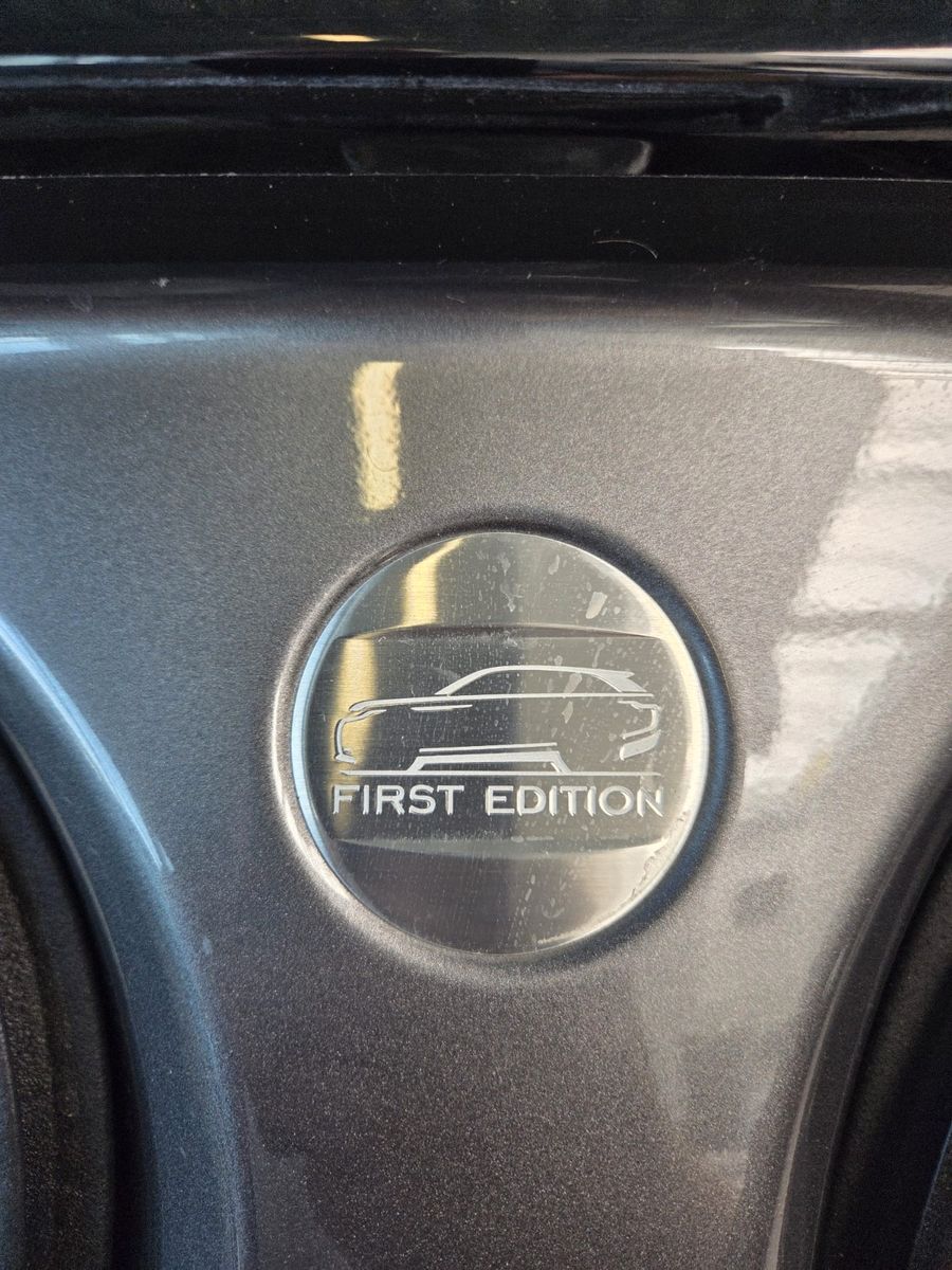 Fahrzeugabbildung Land Rover Range Rover Velar First Edition