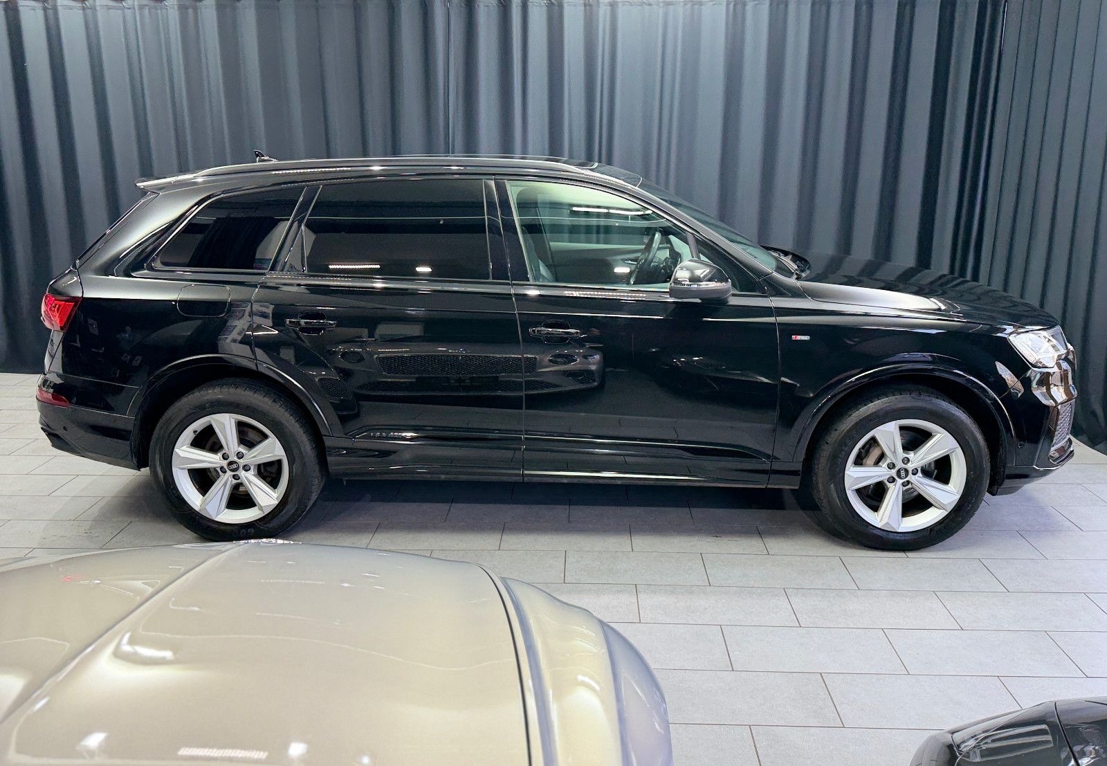Fahrzeugabbildung Audi Q7 45 TDI quattro S line|PANO|KAMERA