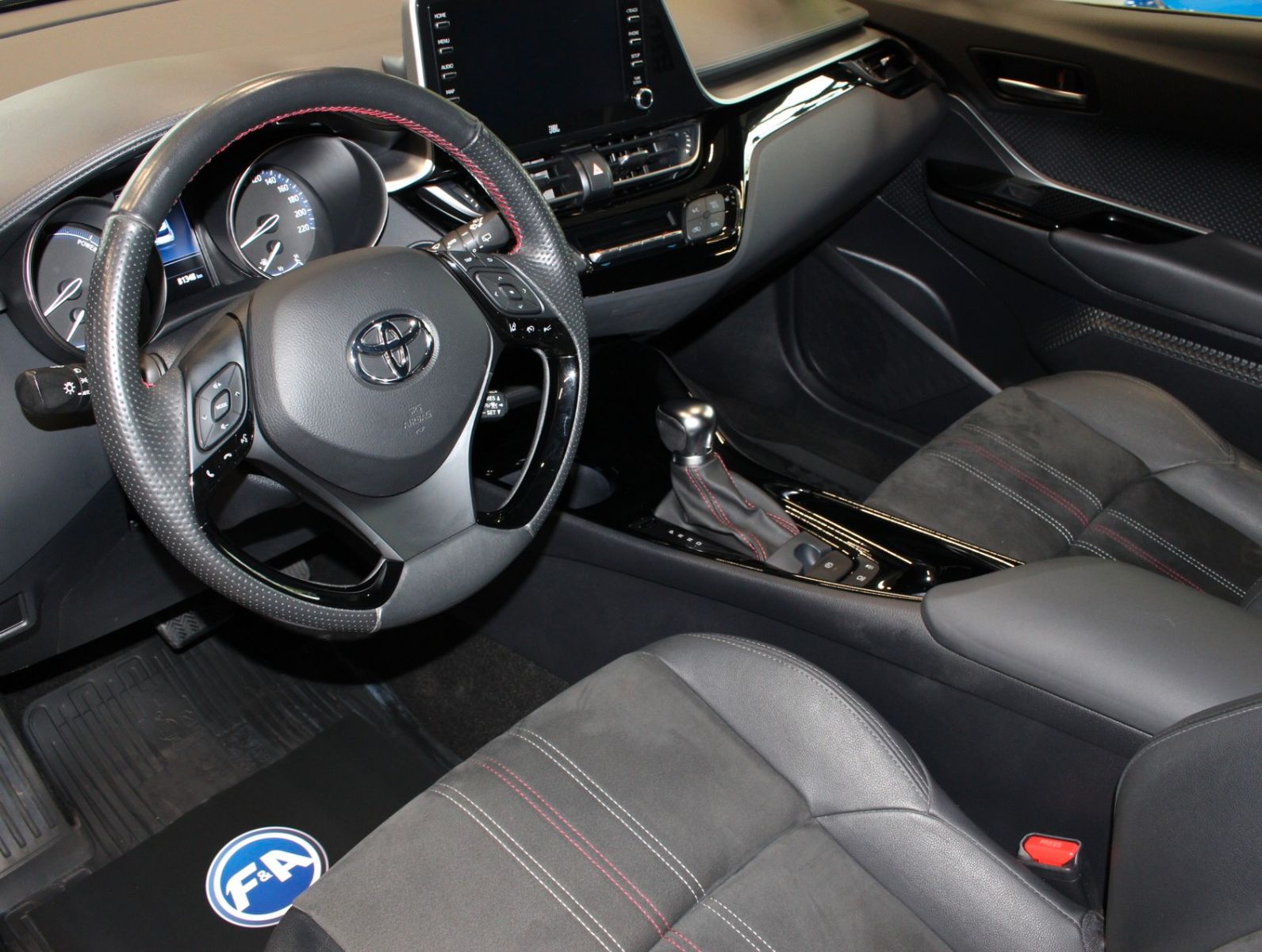 Fahrzeugabbildung Toyota C-HR Hybrid GR Sport 2.0 EU6d Kamera+Navi+LED