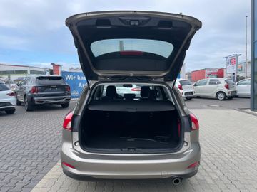 Fahrzeugabbildung Ford Focus C&C AHK, LED, Navi, Winterpaket
