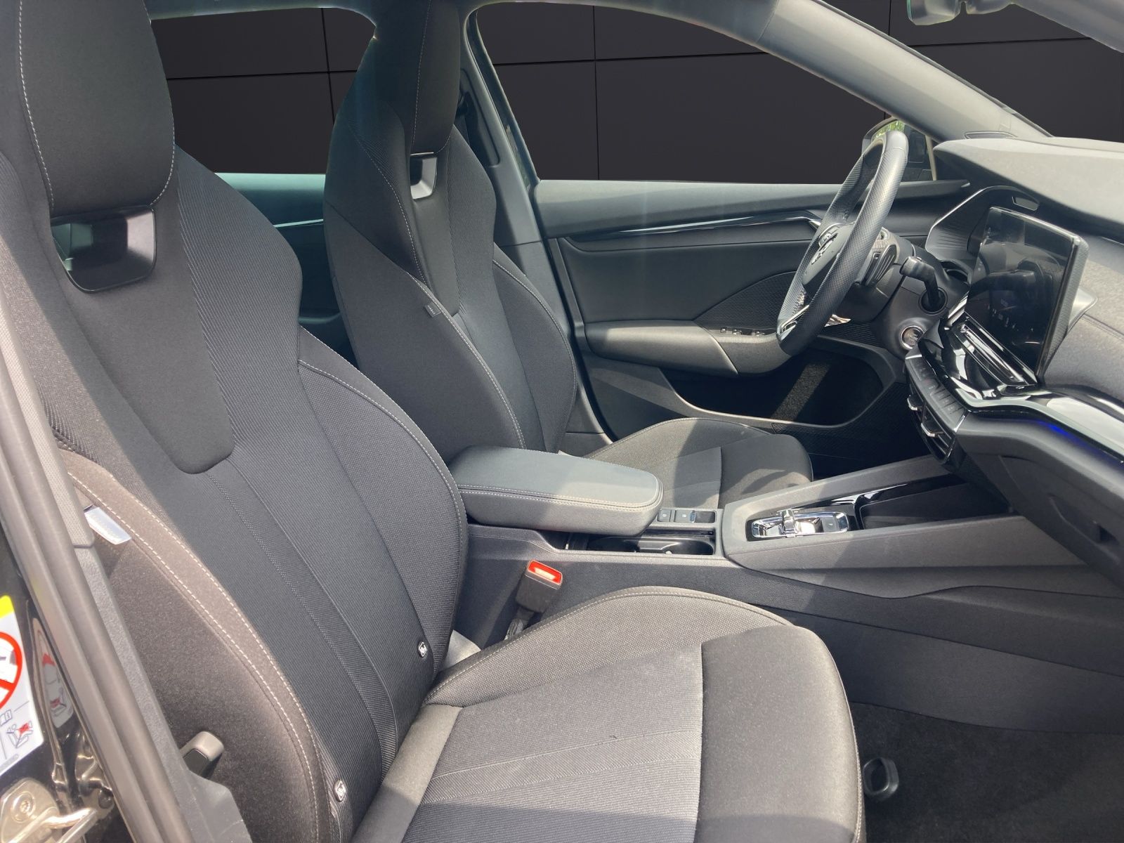 Fahrzeugabbildung SKODA Octavia Combi iV Sportline DSG Matrix AHK Navi H