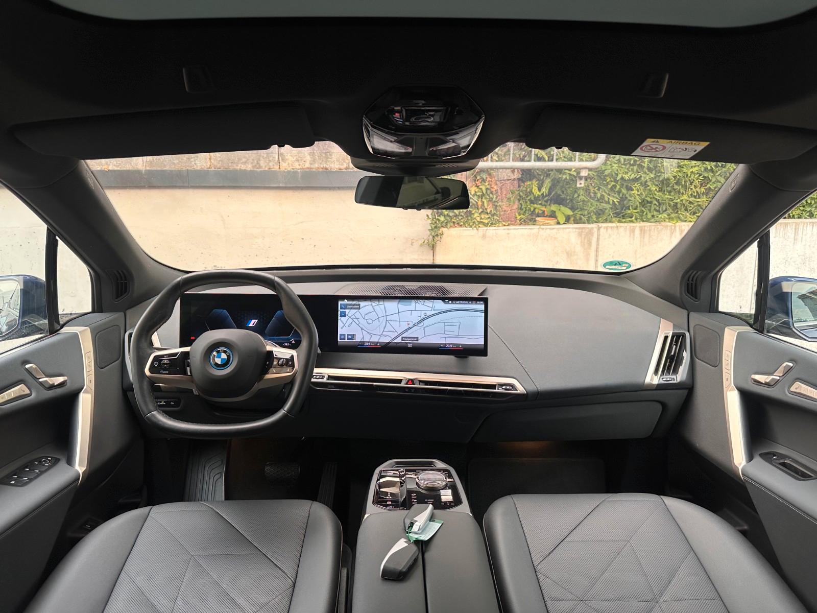 BMW iX xDrive40 M Sport PANO-SKY*AHK*DA-Prof*360°