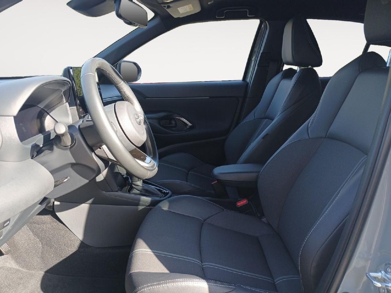 Fahrzeugabbildung Toyota Yaris Cross Hybrid AWD-i Premiere Edition