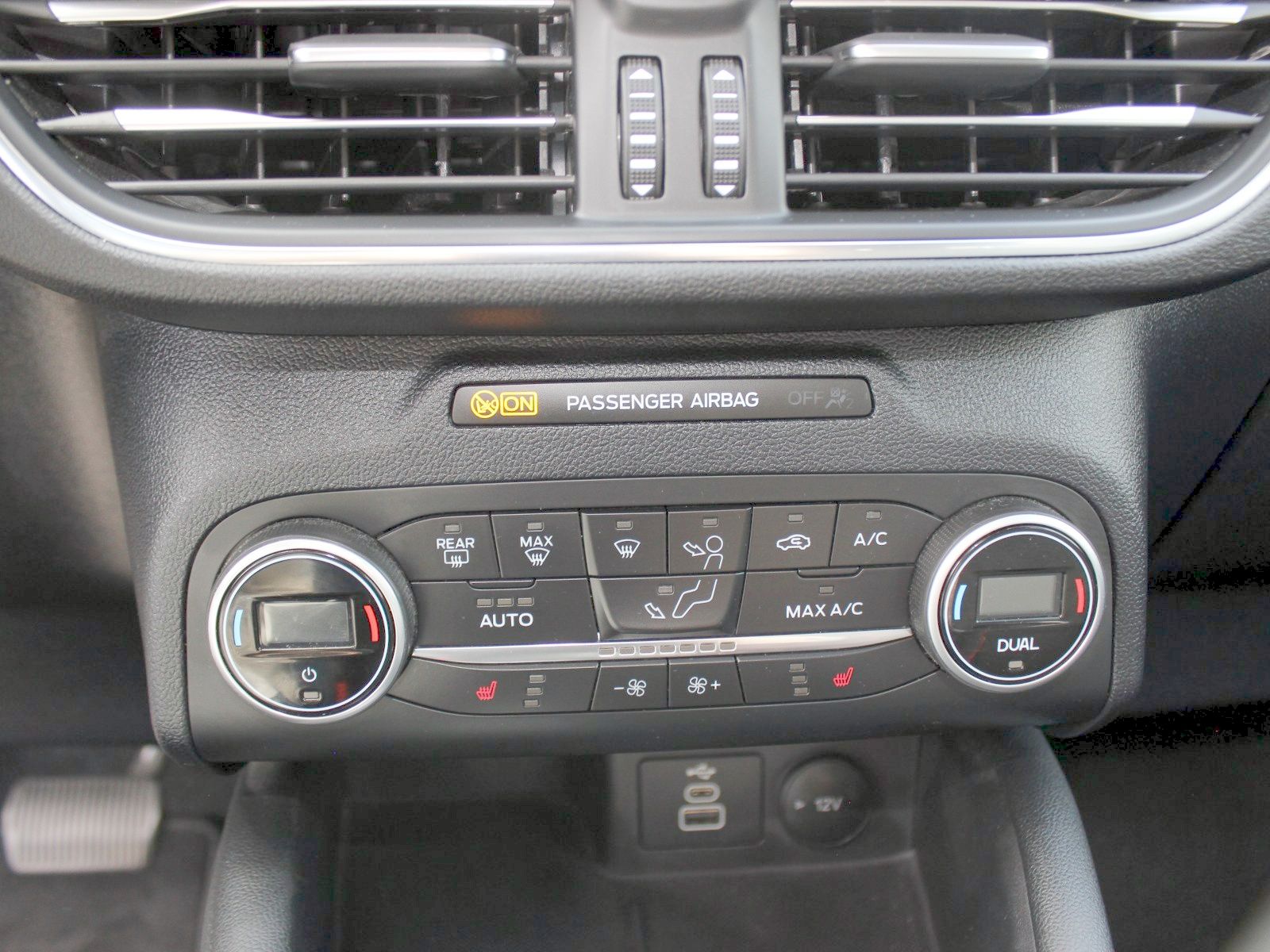 Fahrzeugabbildung Ford Kuga Plug-In Hybrid Titanium X 2,5 Duratec