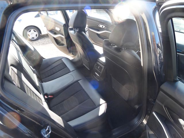 Fahrzeugabbildung BMW 318d/CurvedDisplay/1.Hd/LED/Leder/Navi/