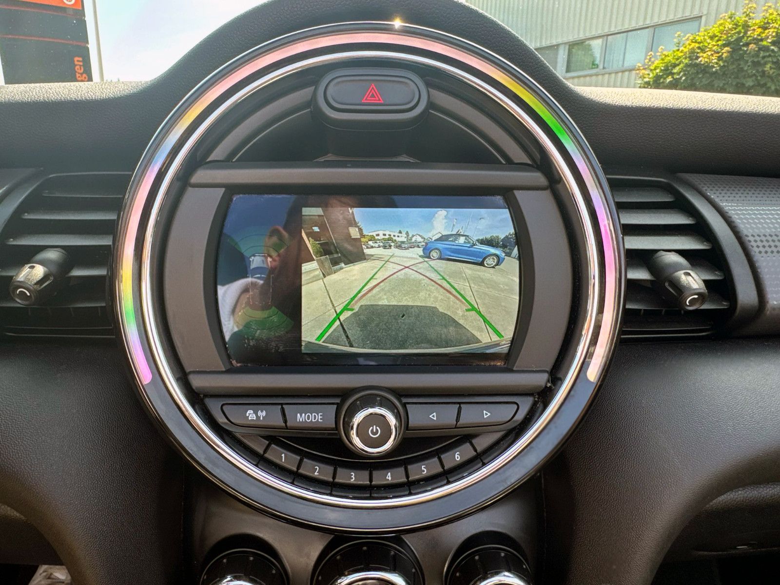 Fahrzeugabbildung MINI COOPER Cabrio Aut. SHZ KAM PDC BT AMBI 2-Zonen