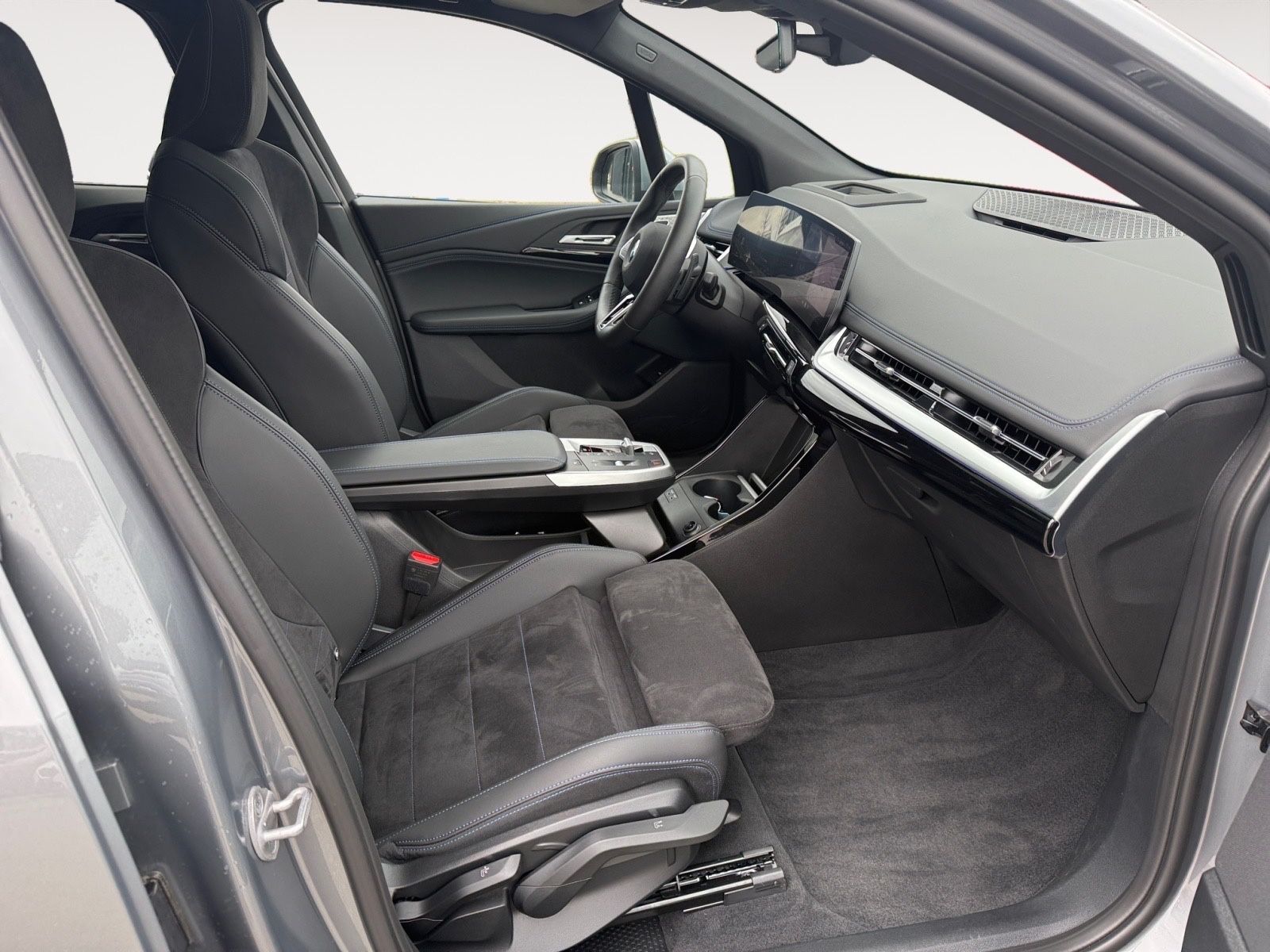Fahrzeugabbildung BMW 2 Active Tourer 220 i M Sport
