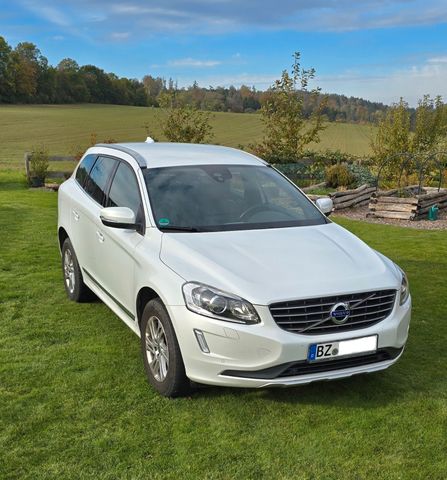 Volvo XC60 D5 AWD 215 PS/158 kW Summum Geartronic