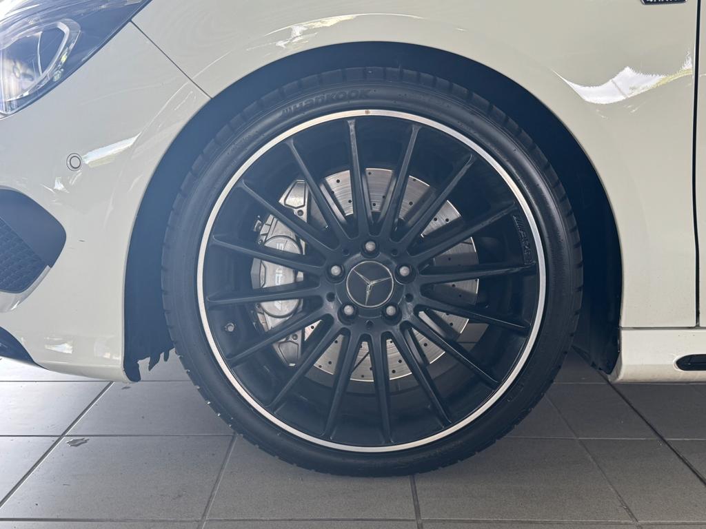 Mercedes-Benz CLA 45 AMG