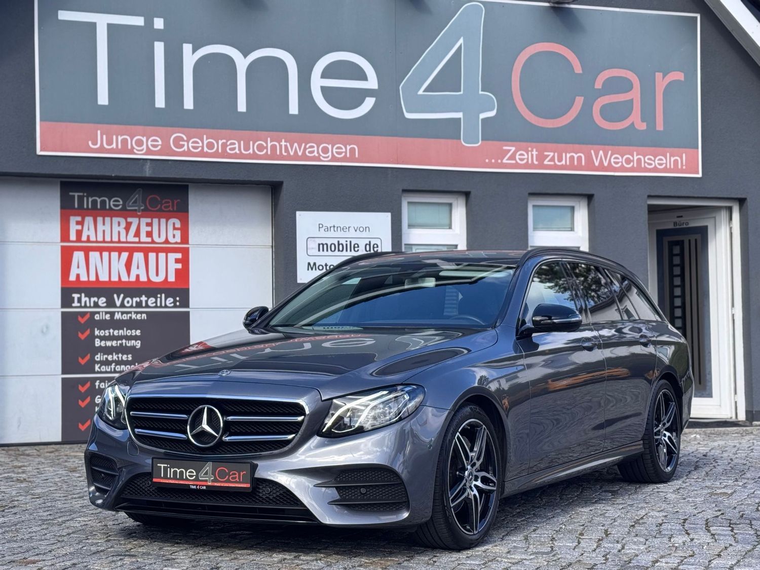 MERCEDES-BENZ E 200 T AMG LED Kamera SHZ Leder Tempomat