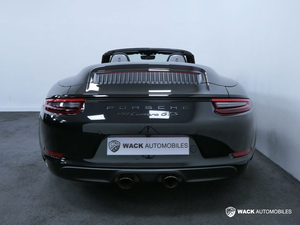 PORSCHE 911 2018
