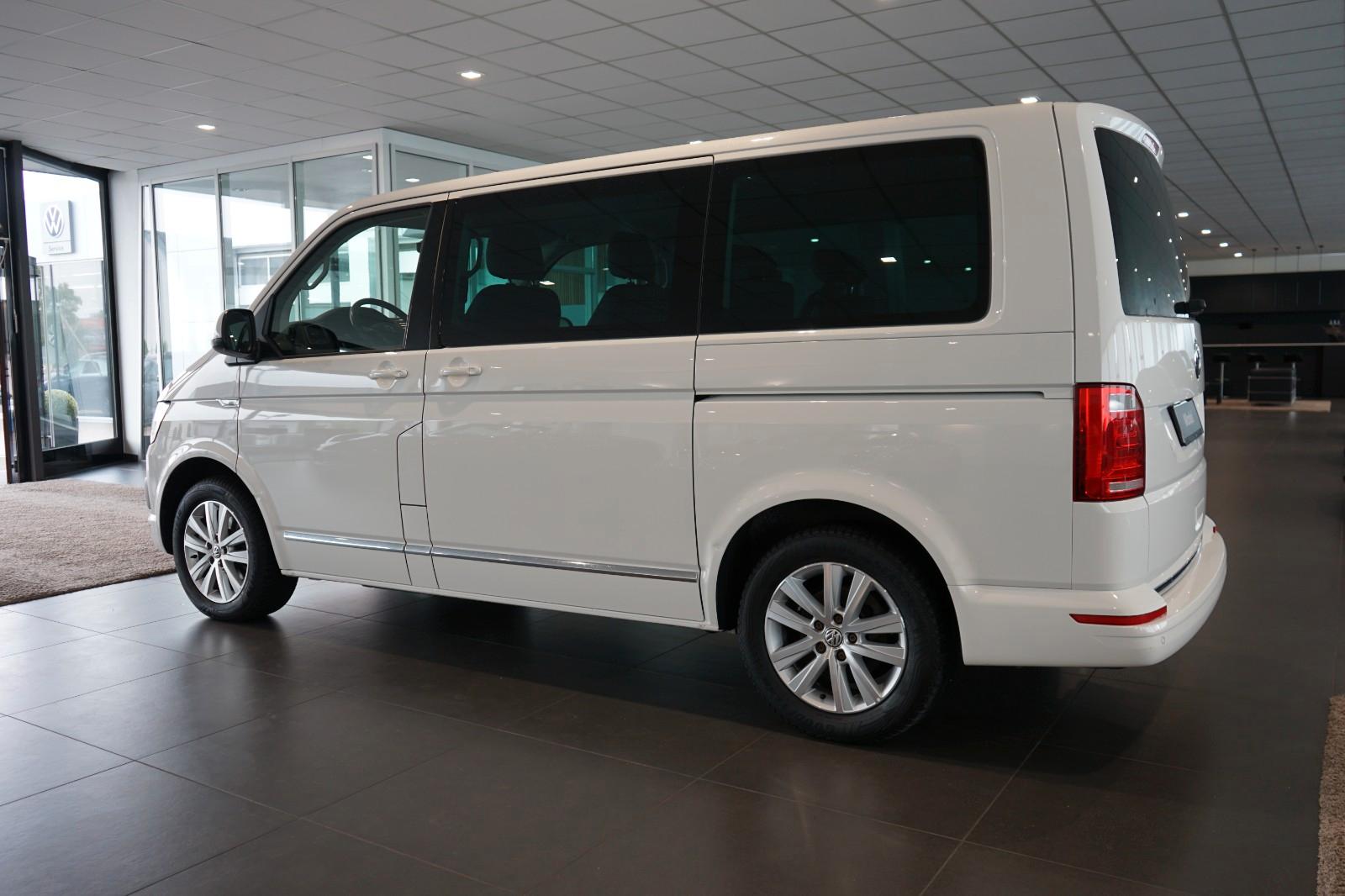 Volkswagen T6 Multivan Generation Six | 2 Schiebetüren