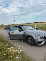 Mercedes-Benz E 300 de T -modell Amg Line - Hybrid (Diesel/Elektro): Grau