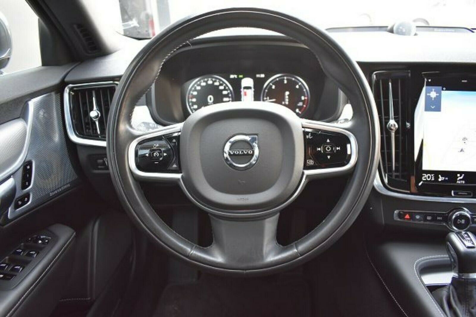 Fahrzeugabbildung Volvo V90*D5*Inscription*PANO*B&W*LED*NAVI*Mietkauf