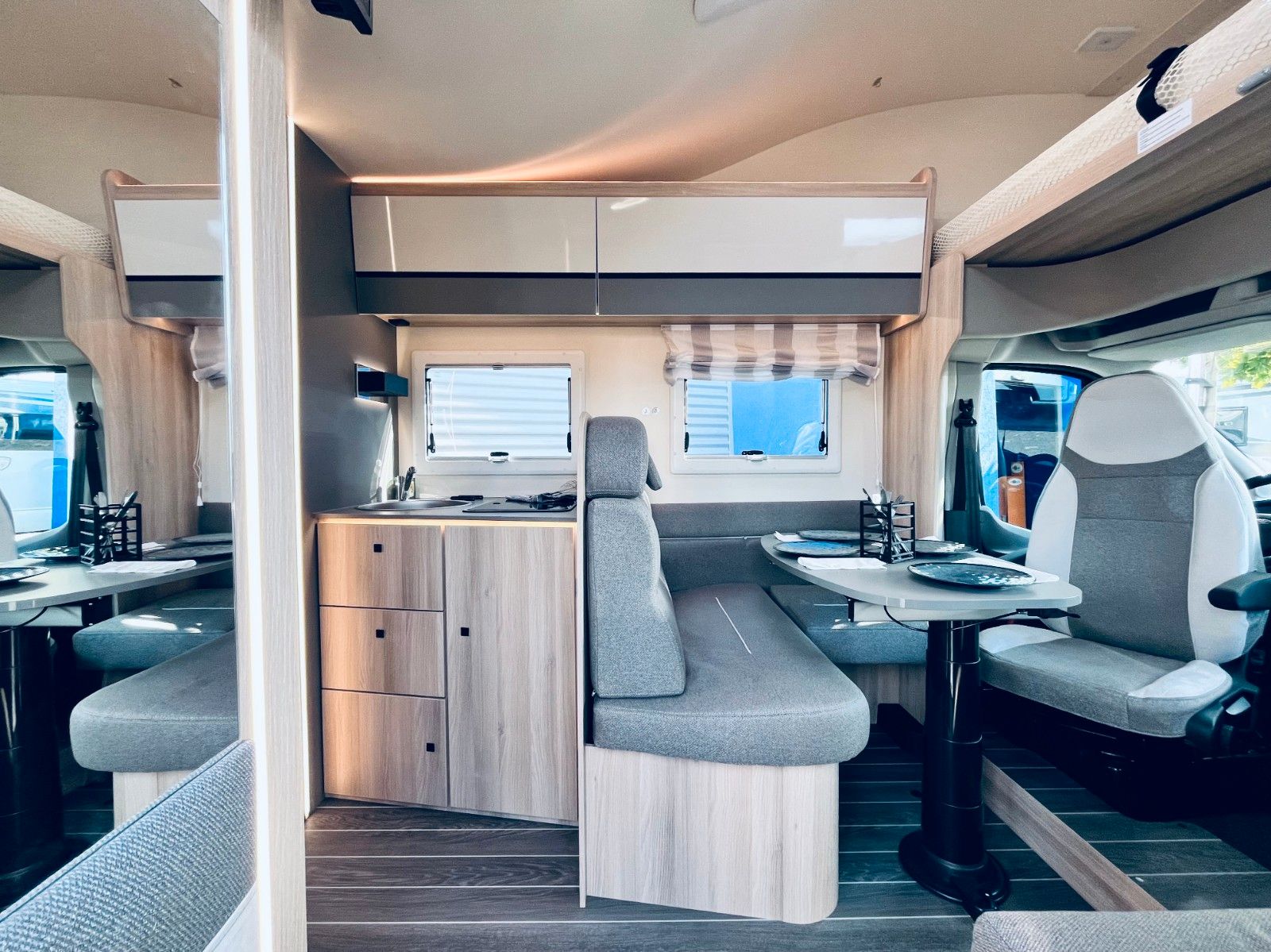 Fahrzeugabbildung NobelART A-7000 - Modell 2026 - Vollausstattung!