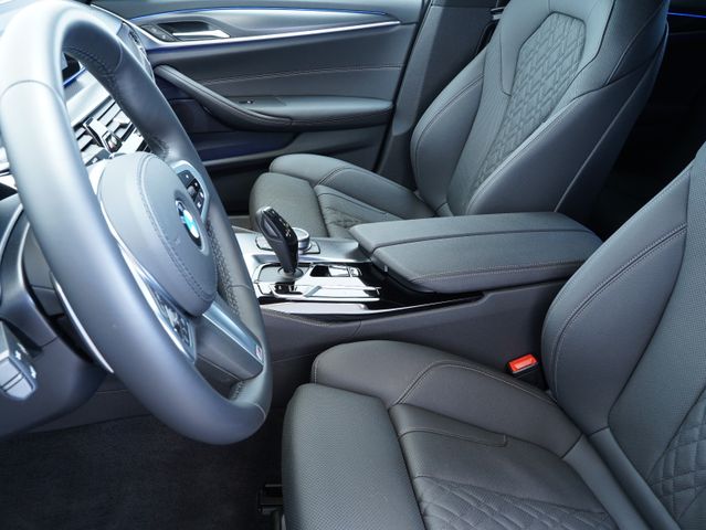 Fahrzeugabbildung BMW 530 i Touring M Sportpaket FACELIFT-MODELL