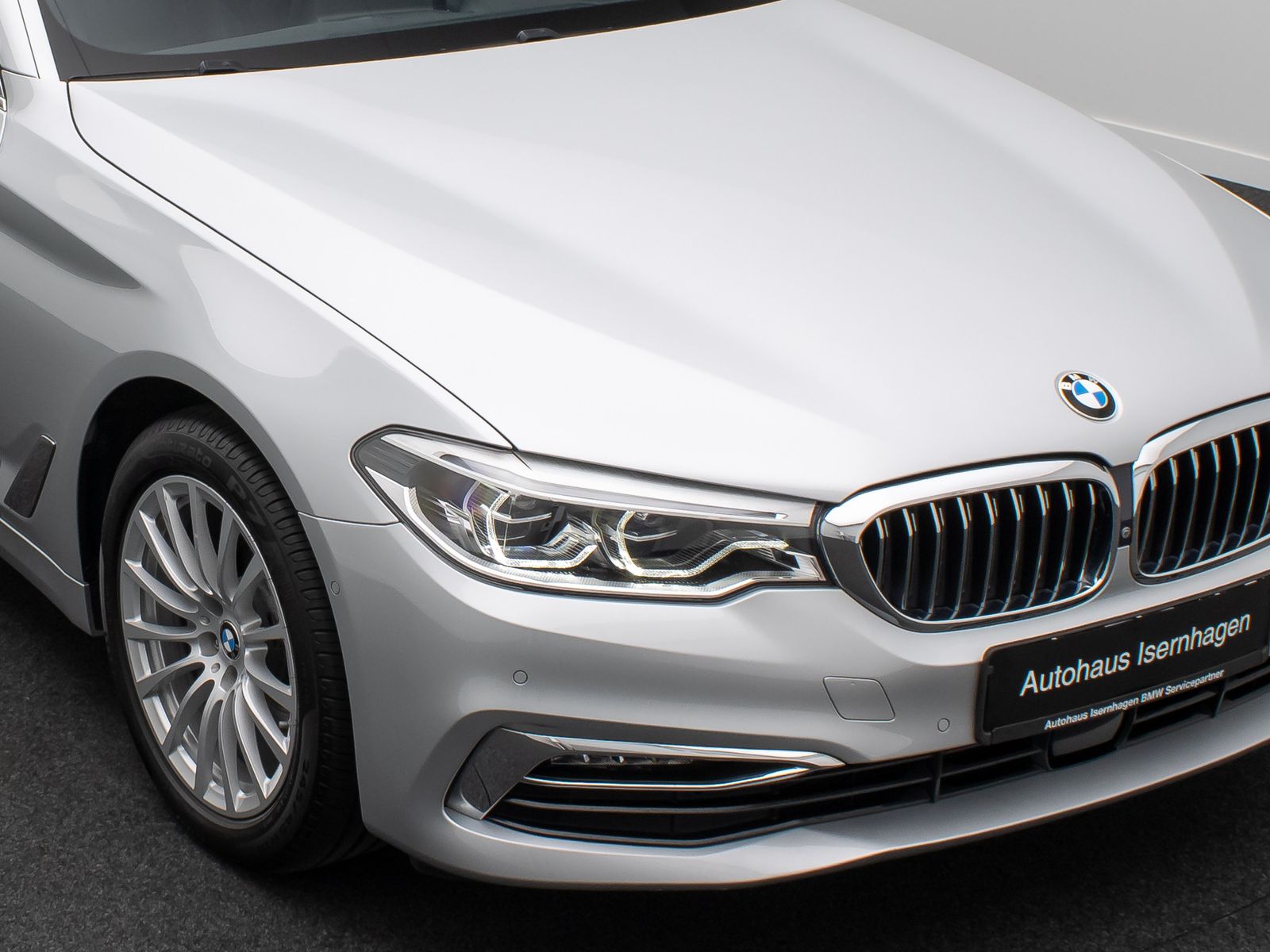 Fahrzeugabbildung BMW 520d Luxury Line 360&deg;DAB Alarm DisplKey Panorama