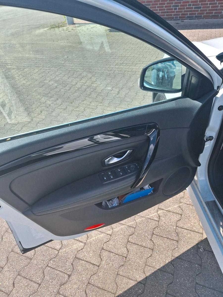 Renault Laguna 2012 — photo 5