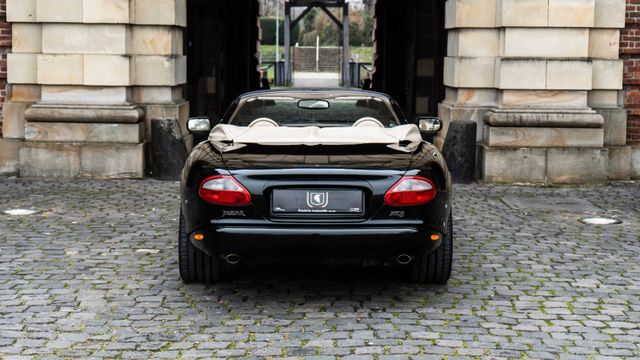 Fahrzeugabbildung Jaguar XK8 Cabriolet/Dt./2.Hd/Erstlack/Sammlerstück