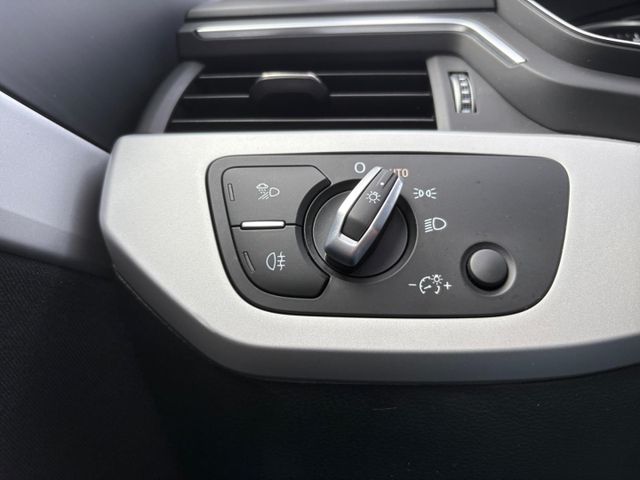 A4 Avant advanced TFSI S tronic Navi CarPlay