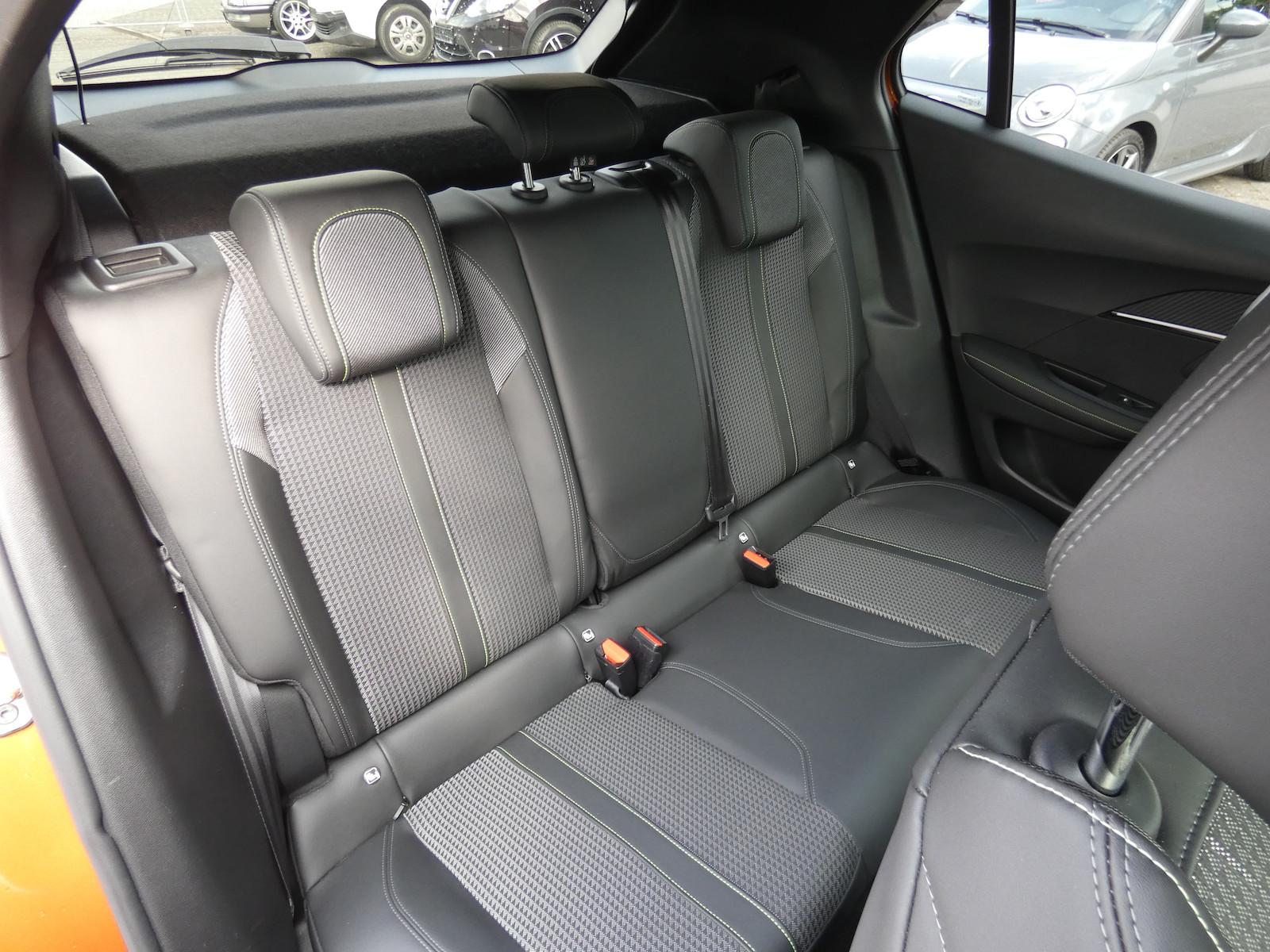 Peugeot 2008 GT-Line *ALU*KLIMA*PDC*SCHIEBEDACH*