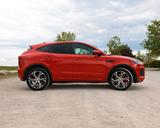Jaguar E-Pace P200 R-DYNAMIC SE AWD Auto R-DYNAMIC SE - Jaguar E-PACE SE mit Benzin-Antrieb