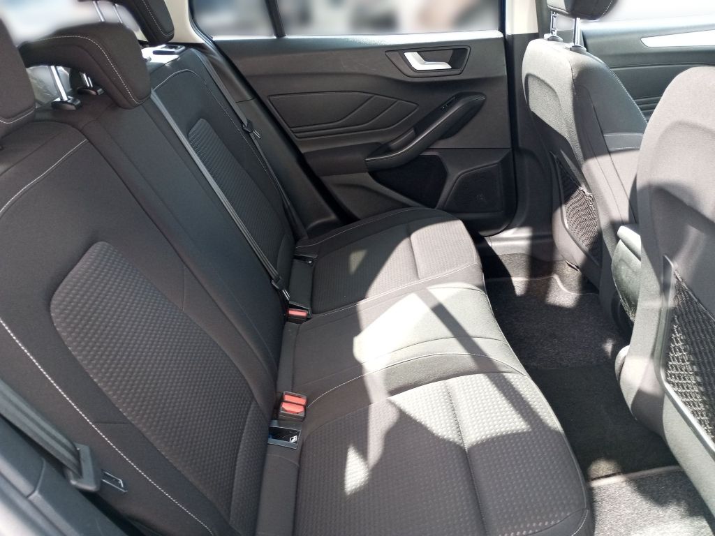 Fahrzeugabbildung Ford Focus Turnier 1.0 EcoBoost Start-Stopp-System