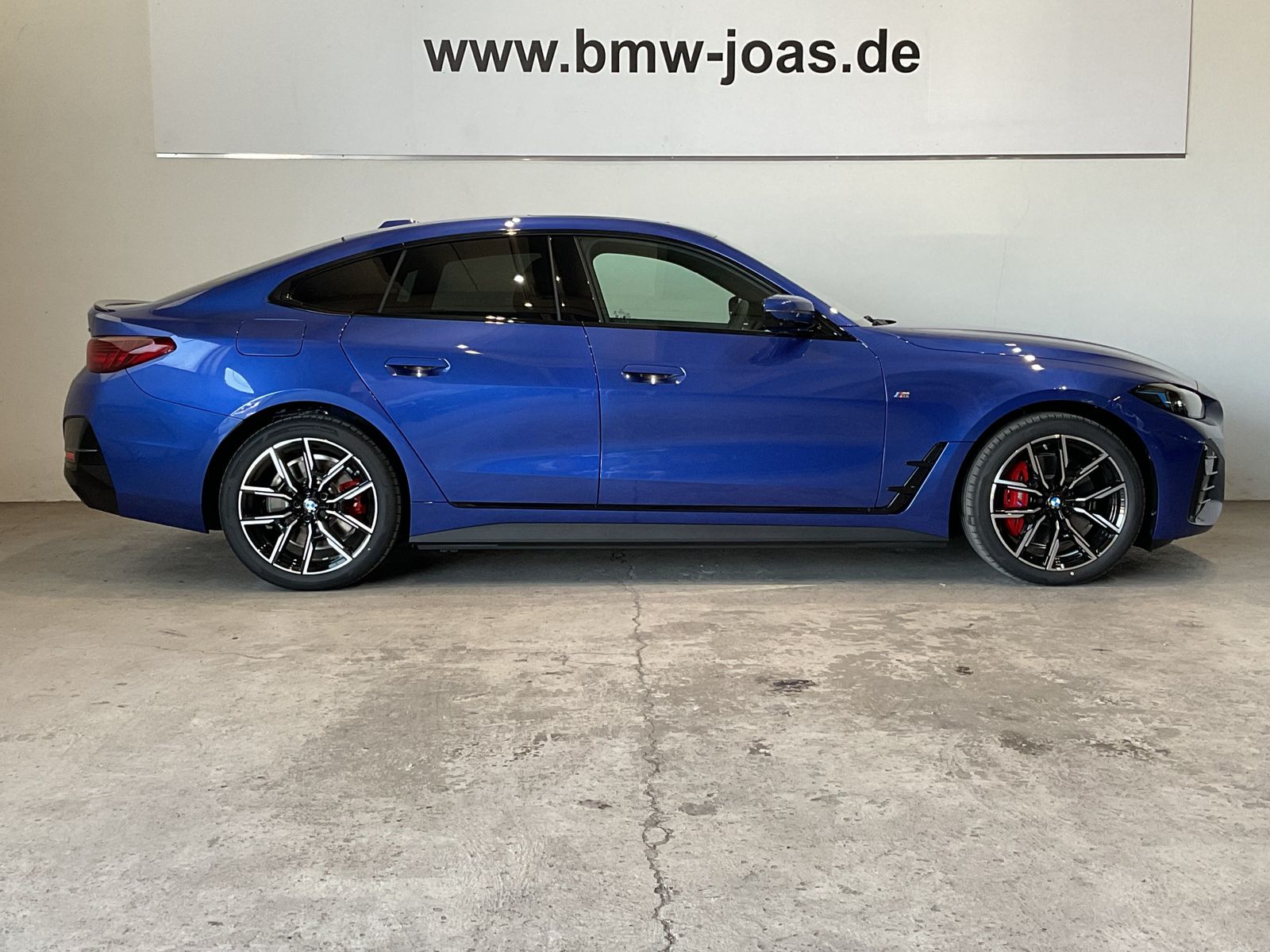 Fahrzeugabbildung BMW i4 xDrive40 *AHK *Glasdach *M Sportpaket pro