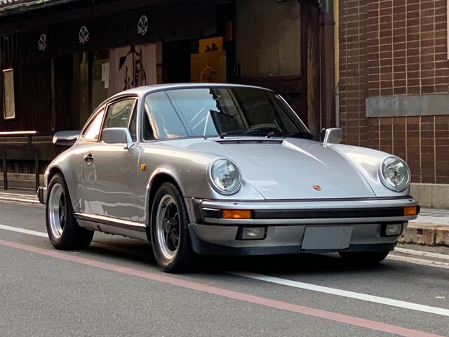 Porsche 911 Carrera 3.2 Coupé