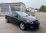 Opel Astra J Sports Tourer Edition - Opel Astra aus 2010 mit Diesel-Antrieb