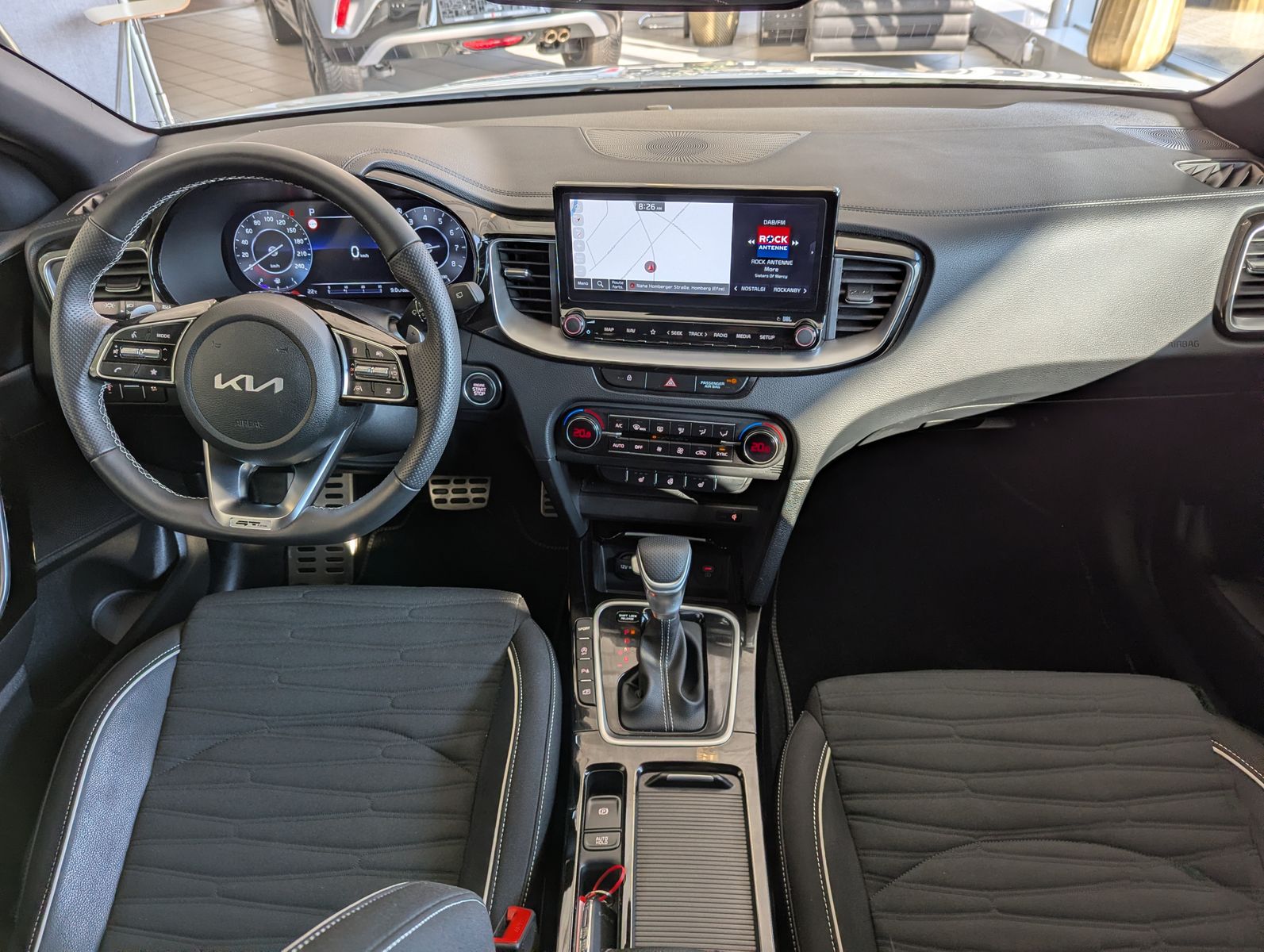 Fahrzeugabbildung Kia Ceed 1.5 GT-Line Limo Perfomance LED JBL Cam 7-J