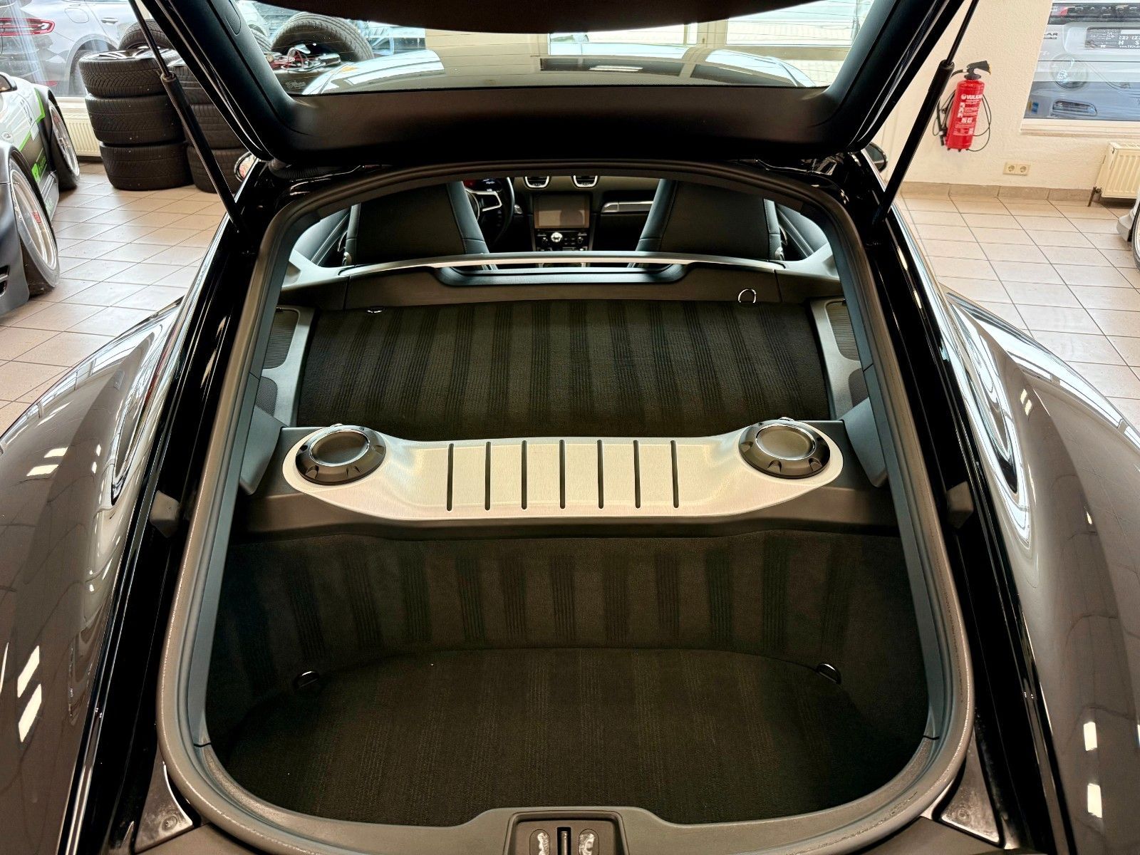 Fahrzeugabbildung Porsche 718 Cayman 6-Gang, Xenon, 20Zoll, 1.Hand