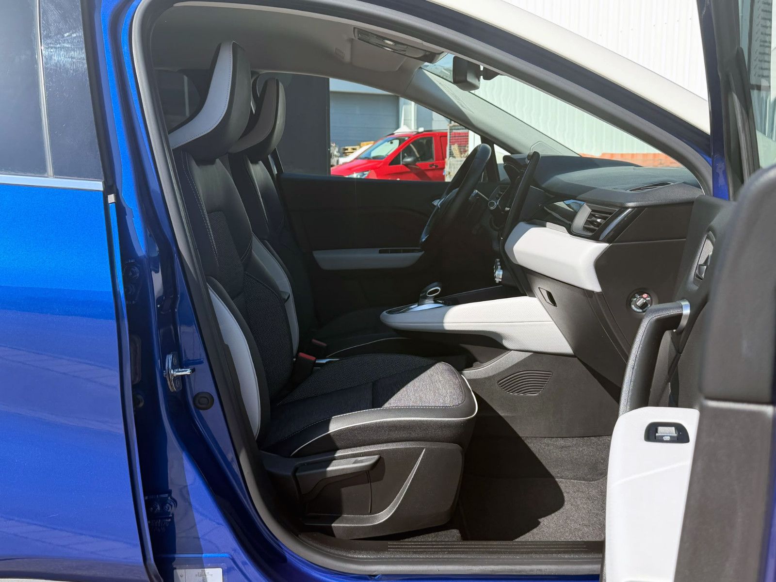 Fahrzeugabbildung Renault Captur II 1.3TCe Edition One Auto. LED NAV 360°