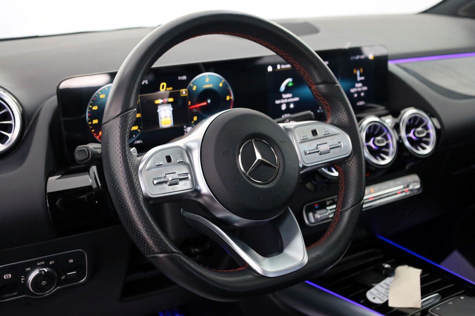 Fahrzeugabbildung Mercedes-Benz GLA 200 d, AMG line, Navi,LED,Kamera,Panorama