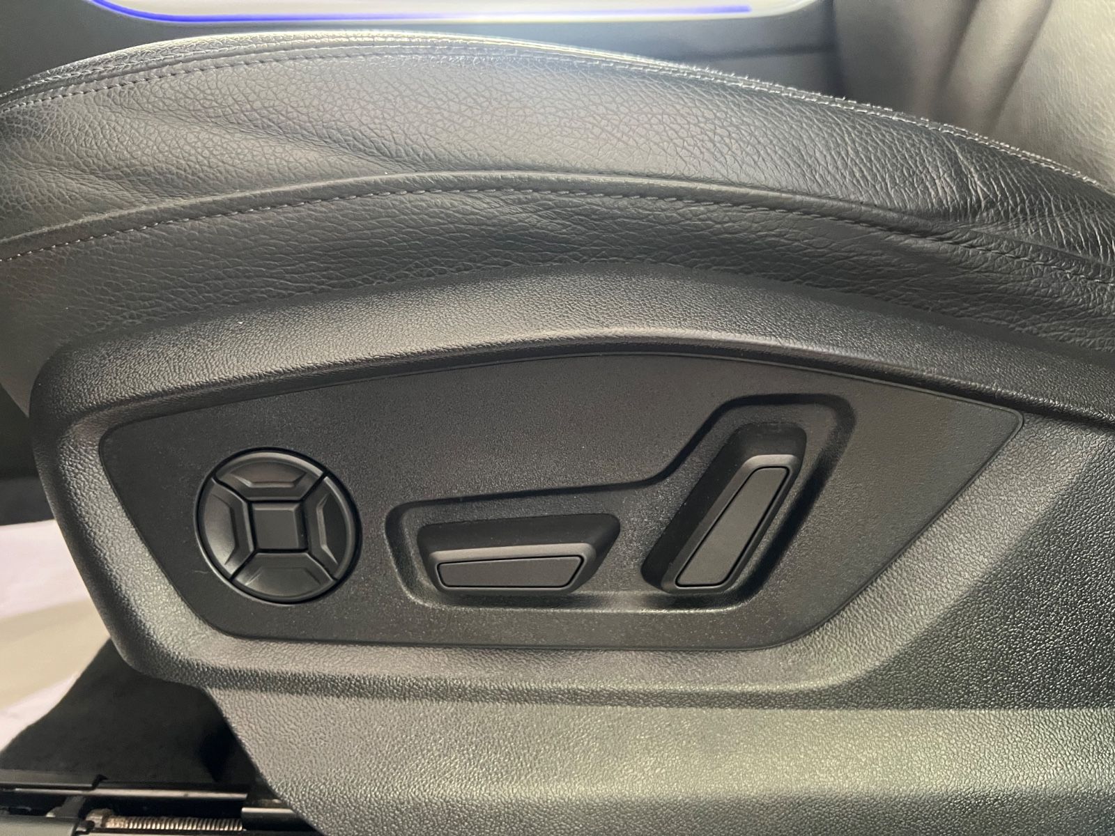 Fahrzeugabbildung Audi Q8 50 TDI quattro * PANO * 4x SITZHEIZUNG * 360