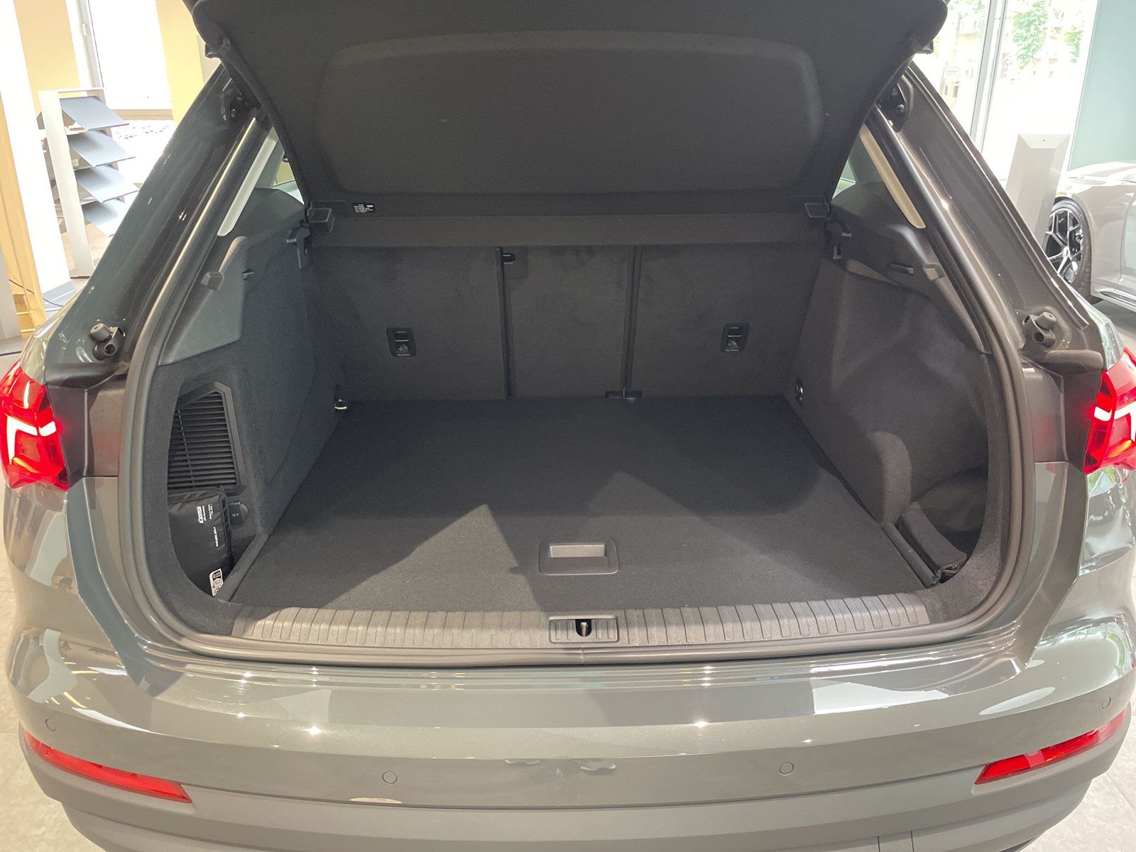 Fahrzeugabbildung Audi Q3 45 TFSI e S tronic Matrix ACC Navi Kamera