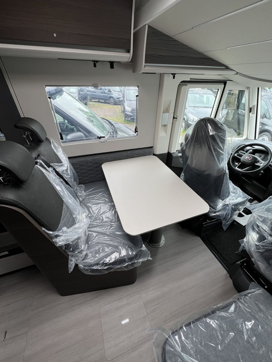 Fahrzeugabbildung Adria Sonic Supreme 700 SL 180PS,Automatik,Alde,5.Sitz