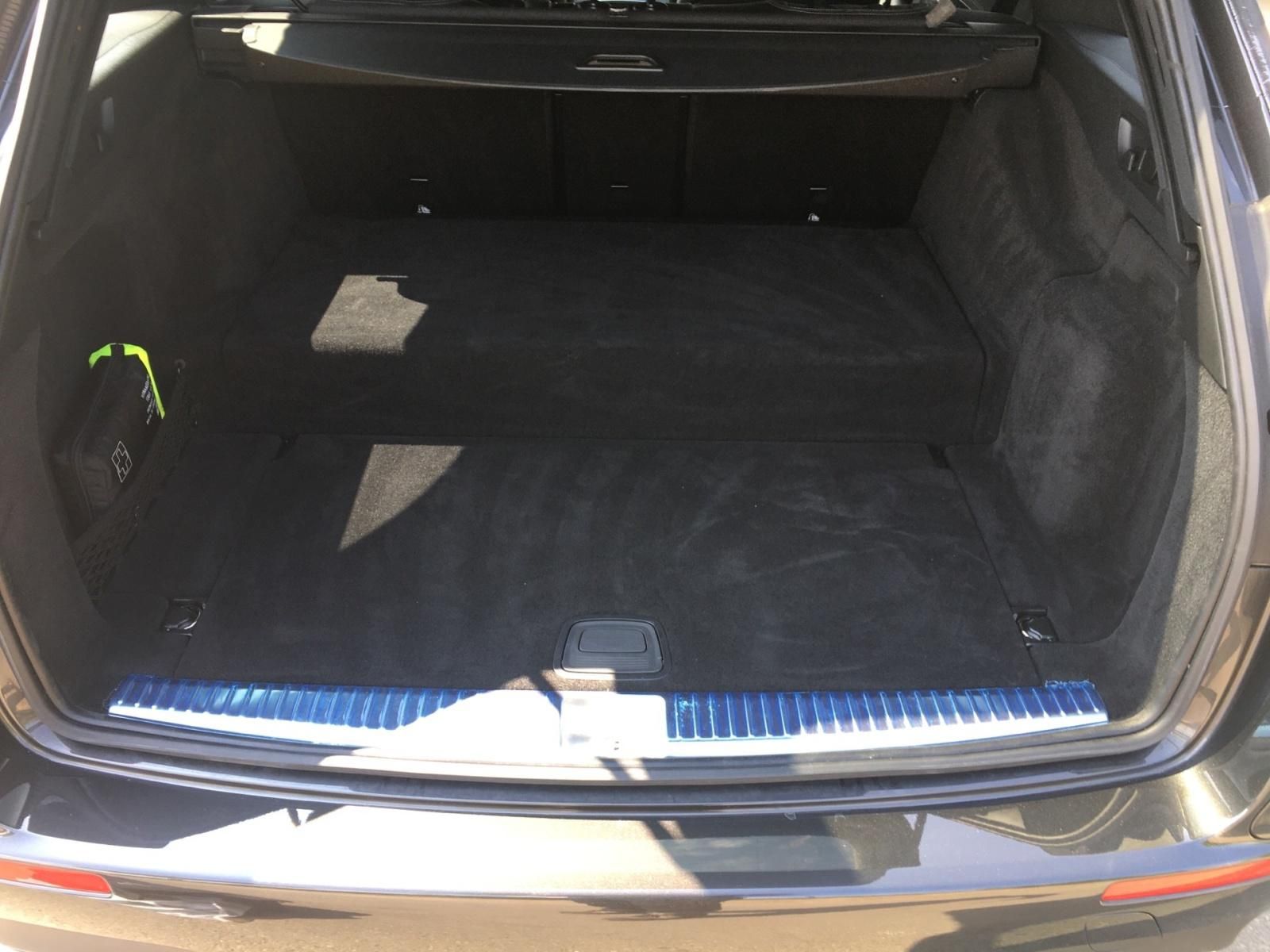 Fahrzeugabbildung Mercedes-Benz E 300 de T AMG*NIGHT*WIDESCREEN*LED*SPUR*360°